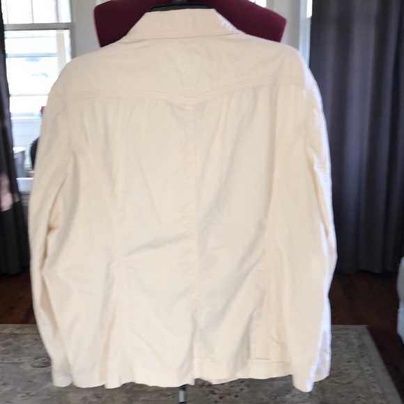 CHICOS CREAM COLOR LIGHT WEIGHT JACKET - Picture 5 of 5